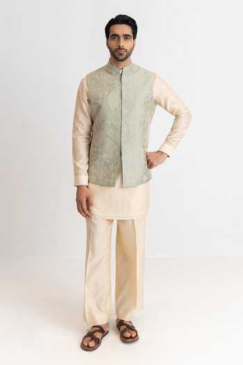Wabi Sabi By Anshum-Ritesh Backwater Bloom Hand Embroidered Bundi Set 
