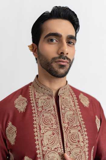 Wabi Sabi By Anshum-Ritesh Maroon Chanderi Regal Regency Dori Work Kurta And Pant Set at Aza Fashions Wabi Sabi By Anshum-Ritesh_Maroon Chanderi Regal Regency Dori Work Kurta And Pant Set _at_Aza_Fashions