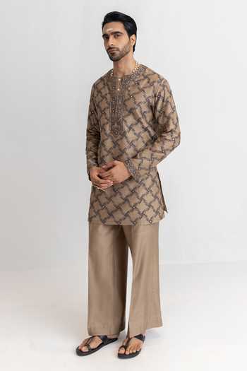 Wabi Sabi By Anshum-Ritesh Mirror Mirage Aari Hand Embroidered Kurta Set 