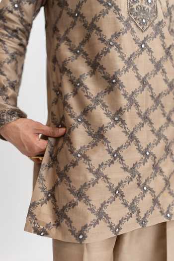 Buy_Wabi Sabi By Anshum-Ritesh_Beige Chanderi Mirror Mirage Aari Hand Embroidered Kurta Set _Online_at_Aza_Fashions