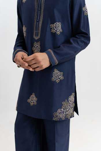 Wabi Sabi By Anshum-Ritesh_Blue Chanderi Midnight Rose Hand Embroidered Kurta Set _at_Aza_Fashions