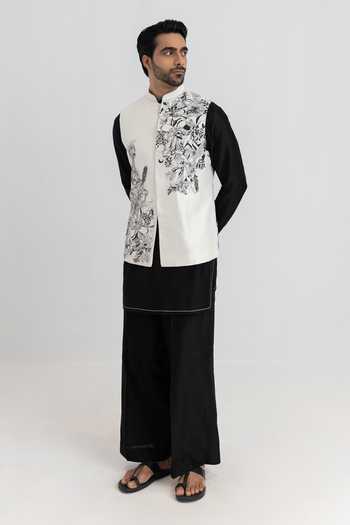 Wabi Sabi By Anshum-Ritesh Monochrome Paradise Hand Painted Bundi Set 