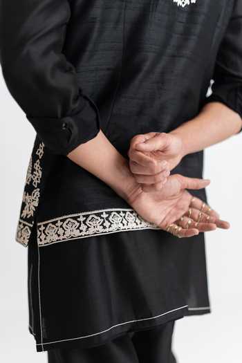 Wabi Sabi By Anshum-Ritesh_Black Raw Silk Embroidery Varkala Vine Dori Bundi Set _at_Aza_Fashions