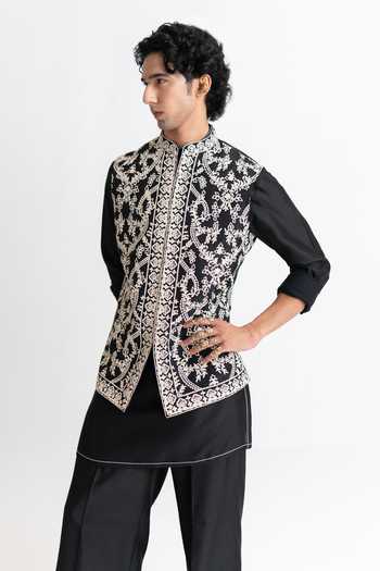 Shop_Wabi Sabi By Anshum-Ritesh_Black Raw Silk Embroidery Varkala Vine Dori Bundi Set 