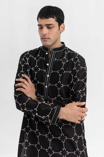 Buy_Wabi Sabi By Anshum-Ritesh_Black Chanderi Knotted Lattice Hand Embroidered Kurta Set _Online_at_Aza_Fashions