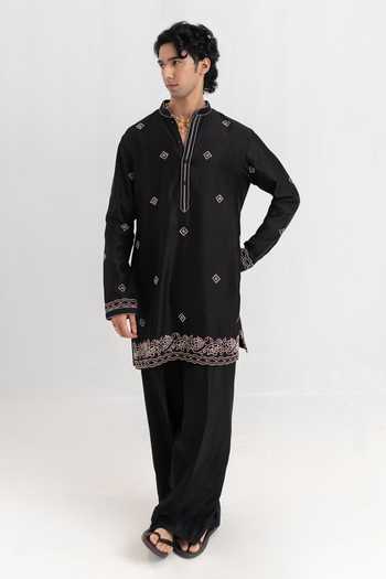 Wabi Sabi By Anshum-Ritesh Pepper Vine Hand Embroidered Kurta Set 
