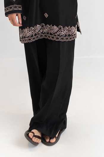 Wabi Sabi By Anshum-Ritesh Black Chanderi Pepper Vine Hand Embroidered Kurta Set Online at Aza Fashions Wabi Sabi By Anshum-Ritesh_Black Chanderi Pepper Vine Hand Embroidered Kurta Set _Online_at_Aza_Fashions