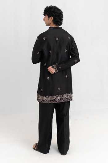 Wabi Sabi By Anshum-Ritesh Pepper Vine Hand Embroidered Kurta Set 