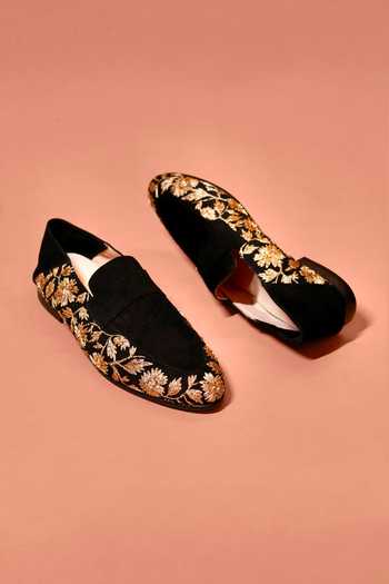 Dmodot Ethnico Ricamo Oro Embroidered Loafers 