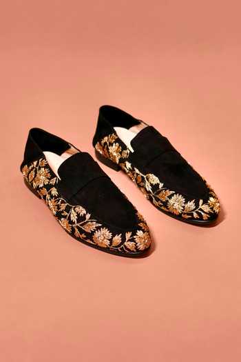 Dmodot Ethnico Ricamo Oro Embroidered Loafers 
