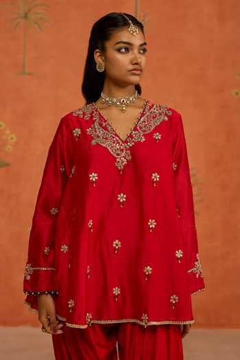 Buy Shikha Mehta Red Silk, Chanderi V-neck, Yes Aarvi Straight Kurta And Pant Set Online at Aza Fashions Buy_Shikha Mehta_Red Silk, Chanderi V-neck, Yes Aarvi Straight Kurta And Pant Set _Online_at_Aza_Fashions
