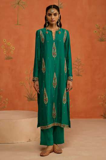 Shikha Mehta Green , Chanderi, Cotton, Organza Split Ipsita Embroidered Kurta Set Online at Aza Fashions Shikha Mehta_Green , Chanderi, Cotton, Organza Split Ipsita Embroidered Kurta Set _Online_at_Aza_Fashions