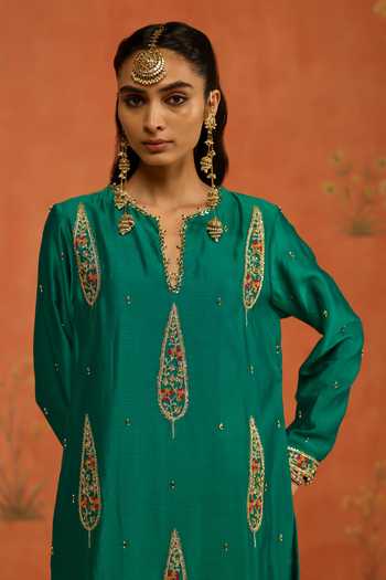 Shikha Mehta Green , Chanderi, Cotton, Organza Split Ipsita Embroidered Kurta Set at Aza Fashions Shikha Mehta_Green , Chanderi, Cotton, Organza Split Ipsita Embroidered Kurta Set _at_Aza_Fashions