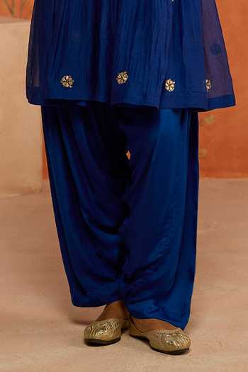 Shikha Mehta Blue Chanderi, Satin, Organza Ojasvi Floral Embroidered Kurta Set Online at Aza Fashions Shikha Mehta_Blue Chanderi, Satin, Organza Ojasvi Floral Embroidered Kurta Set _Online_at_Aza_Fashions