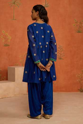 Shikha Mehta Ojasvi Floral Embroidered Kurta Set