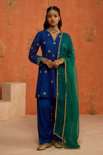Shikha Mehta Ojasvi Floral Embroidered Kurta Set