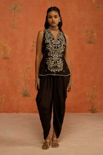 Shikha Mehta Falak Embroidered Jacket & Pant Set