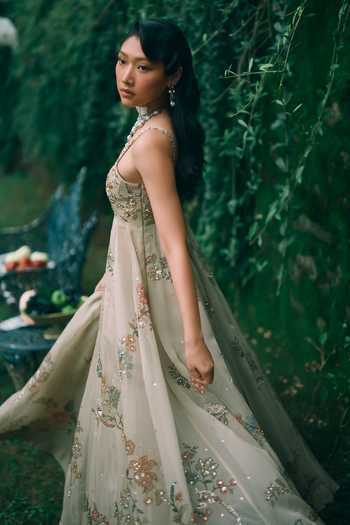 Shop Paulmi And Harsh Peach Organza Sweetheart Neck Rue Floral Print Anarkali Online at Aza Fashions Shop_Paulmi And Harsh_Peach Organza Sweetheart Neck Rue Floral Print Anarkali _Online_at_Aza_Fashions