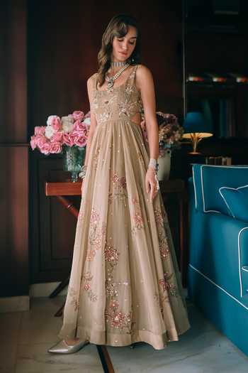 Buy Paulmi And Harsh Beige Organza Square Neck Zelda Printed Anarkali With Dupatta Online at Aza Fashions Buy_Paulmi And Harsh_Beige Organza Square Neck Zelda Printed Anarkali With Dupatta _Online_at_Aza_Fashions