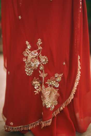 Shop_Paulmi And Harsh_Red Organza, Georgette V-neck Kaia Embroidered Pre-draped Saree Set With Belt _Online_at_Aza_Fashions
