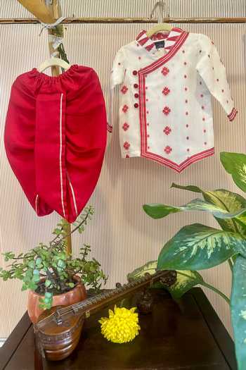 Rage Attire-Sweta Saria Laal Phool Dhakai Angarkha Kurta Set 