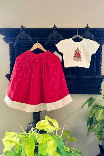 Rage Attire-Sweta Saria_White Cotton, Muslin (mulmul) Lakshmi Shree Embroidered Blouse And Lehenga Set _Online_at_Aza_Fashions