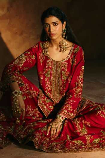 Aman Takyar Red Silk, Organza, Dupion Round Neck, Yes Embroidered Kurta Set at Aza Fashions Aman Takyar_Red Silk, Organza, Dupion Round Neck, Yes Embroidered Kurta Set _at_Aza_Fashions