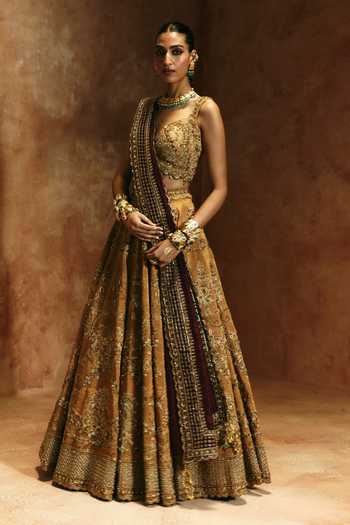 Aman Takyar Gold Silk, Organza, Dupion Sweetheart Neck Thread Embroidered Lehenga Set Online at Aza Fashions Aman Takyar_Gold Silk, Organza, Dupion Sweetheart Neck Thread Embroidered Lehenga Set _Online_at_Aza_Fashions