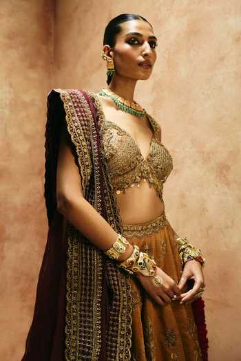 Buy Aman Takyar Gold Silk, Organza, Dupion Sweetheart Neck Thread Embroidered Lehenga Set Buy_Aman Takyar_Gold Silk, Organza, Dupion Sweetheart Neck Thread Embroidered Lehenga Set