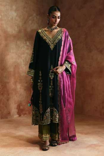 Aman Takyar Black Silk, Organza, Dupion V-neck Embroidered Straight Kurta Set Online at Aza Fashions Aman Takyar_Black Silk, Organza, Dupion V-neck Embroidered Straight Kurta Set _Online_at_Aza_Fashions