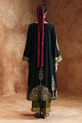 Buy Aman Takyar Black Silk, Organza, Dupion V-neck Embroidered Straight Kurta Set Online at Aza Fashions Buy_Aman Takyar_Black Silk, Organza, Dupion V-neck Embroidered Straight Kurta Set _Online_at_Aza_Fashions