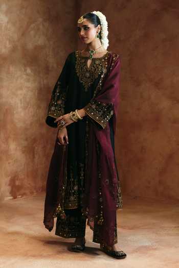 Aman Takyar Black Silk, Organza, Dupion Keyhole Neck, Yes Straight Embroidered Kurta Set Online at Aza Fashions Aman Takyar_Black Silk, Organza, Dupion Keyhole Neck, Yes Straight Embroidered Kurta Set _Online_at_Aza_Fashions