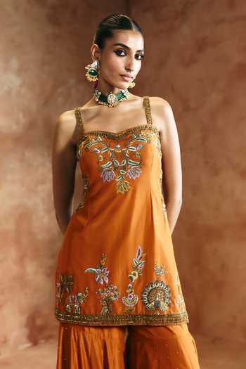 Buy Aman Takyar Orange Silk, Organza, Dupion Square Neck Embroidered Kurta Sharara Set Buy_Aman Takyar_Orange Silk, Organza, Dupion Square Neck Embroidered Kurta Sharara Set