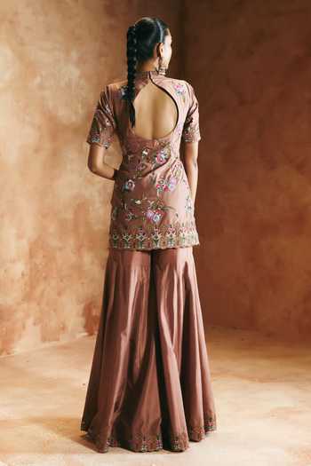 Aman Takyar Embroidered Kurta Set