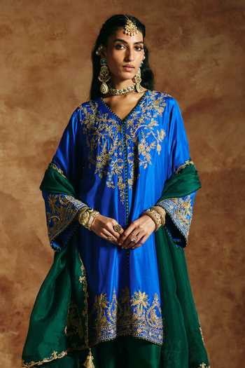 Aman Takyar Blue Silk, Organza, Dupion V-neck, Yes Embroidered Kurta Set Online at Aza Fashions Aman Takyar_Blue Silk, Organza, Dupion V-neck, Yes Embroidered Kurta Set _Online_at_Aza_Fashions
