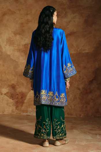 Aman Takyar Embroidered Kurta Set