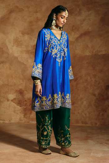 Buy Aman Takyar Blue Silk, Organza, Dupion V-neck, Yes Embroidered Kurta Set Online at Aza Fashions Buy_Aman Takyar_Blue Silk, Organza, Dupion V-neck, Yes Embroidered Kurta Set _Online_at_Aza_Fashions
