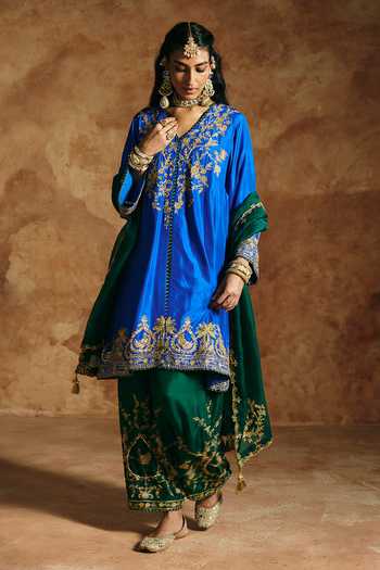 Aman Takyar Blue Silk, Organza, Dupion V-neck, Yes Embroidered Kurta Set at Aza Fashions Aman Takyar_Blue Silk, Organza, Dupion V-neck, Yes Embroidered Kurta Set _at_Aza_Fashions