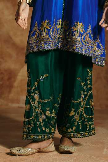 Buy Aman Takyar Blue Silk, Organza, Dupion V-neck, Yes Embroidered Kurta Set Buy_Aman Takyar_Blue Silk, Organza, Dupion V-neck, Yes Embroidered Kurta Set