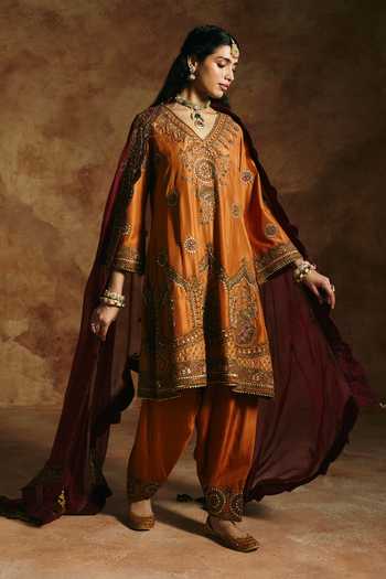 Aman Takyar_Orange Silk, Organza, Dupion V-neck Embroidered Straight Kurta Set _Online_at_Aza_Fashions
