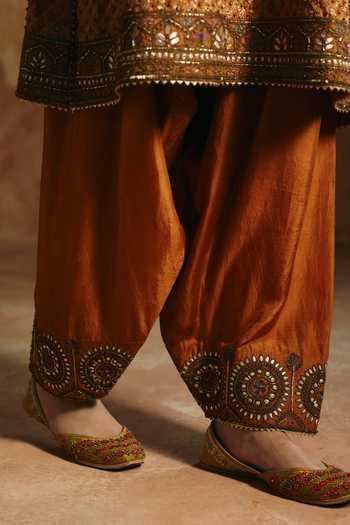 Aman Takyar_Orange Silk, Organza, Dupion V-neck Embroidered Straight Kurta Set _at_Aza_Fashions