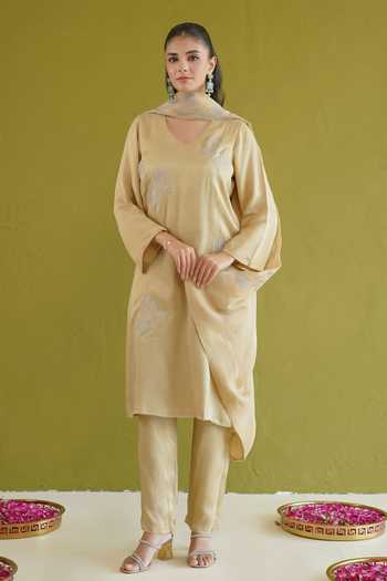 Buy Masoomm Green Silk V-neck, Yes Floral Embroidered Straight Kurta Set Online at Aza Fashions Buy_Masoomm_Green Silk V-neck, Yes Floral Embroidered Straight Kurta Set _Online_at_Aza_Fashions