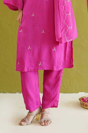 Buy_Masoomm_Fuchsia Silk V-neck, Collared Neck, Yes Thread Work Kurta Set _Online_at_Aza_Fashions