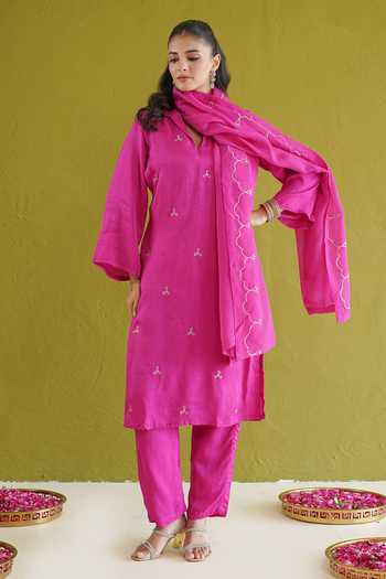 Masoomm_Fuchsia Silk V-neck, Collared Neck, Yes Thread Work Kurta Set _at_Aza_Fashions
