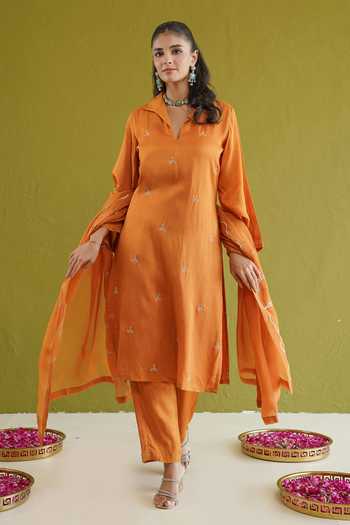 Shop Masoomm Orange Silk V-neck, Yes Embroidered Kurta Set Online at Aza Fashions Shop_Masoomm_Orange Silk V-neck, Yes Embroidered Kurta Set _Online_at_Aza_Fashions