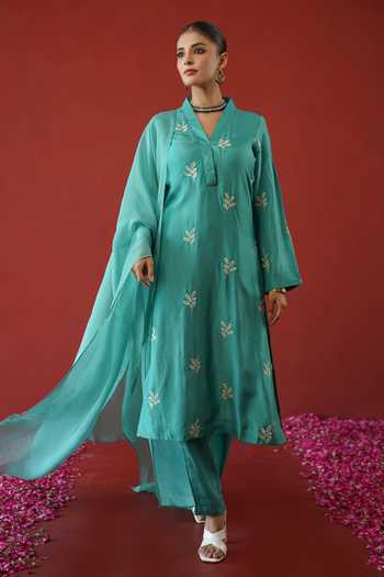 Masoomm Floral Embroidered Kurta Set