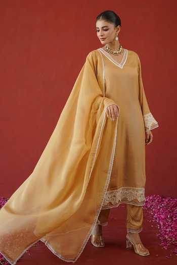 Buy_Masoomm_Beige Shantoon, Organza V-neck Lace Work Kurta Set _Online_at_Aza_Fashions