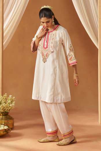 Shop Sheetal Batra Ivory Round Neck Zimal Daisy Choga With Salwar Online at Aza Fashions Shop_Sheetal Batra_Ivory Round Neck Zimal Daisy Choga With Salwar _Online_at_Aza_Fashions