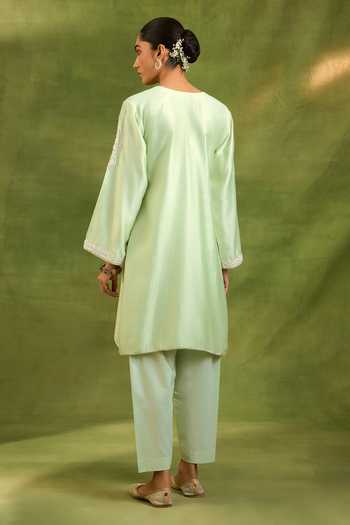 Neha Khullar Chanderi Silk Embroidered Kurta Set 