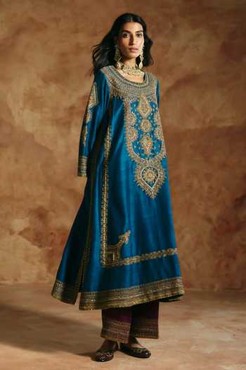 Buy_Aman Takyar_Teal Silk, Organza, Dupion Round Neck Embroidered Long Kurta Set _Online_at_Aza_Fashions